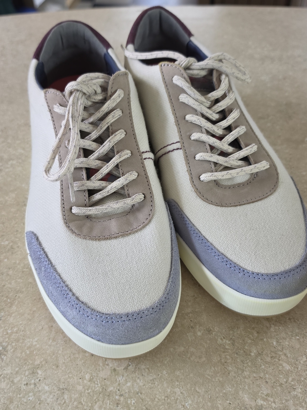 Novella Unisex Casual Canvas Lace-Up Sneakers in Cream and Light Blue Nwot